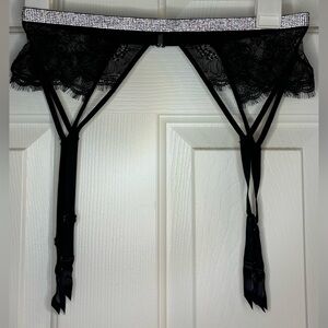 Victorias Secret Very Sexy Shine Strap Garter